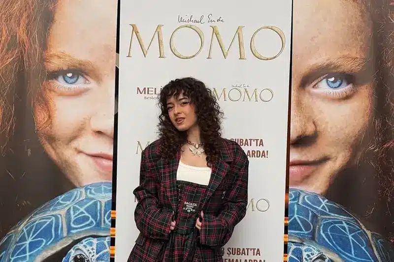 MelisFis_Momo_On_Gosterim